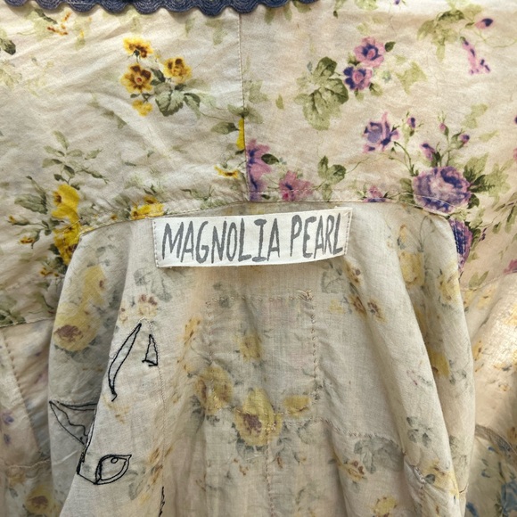 Magnolia Pearl Floral Cream Trench Coat - Picture 5 of 9